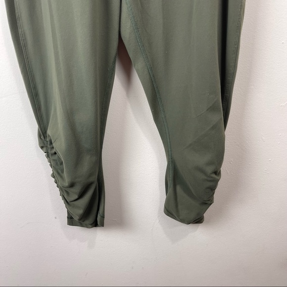 Lululemon Sunset Salutation Crop Fatigue Green/Ziggy Snake Butter Pink - Picture 7 of 15